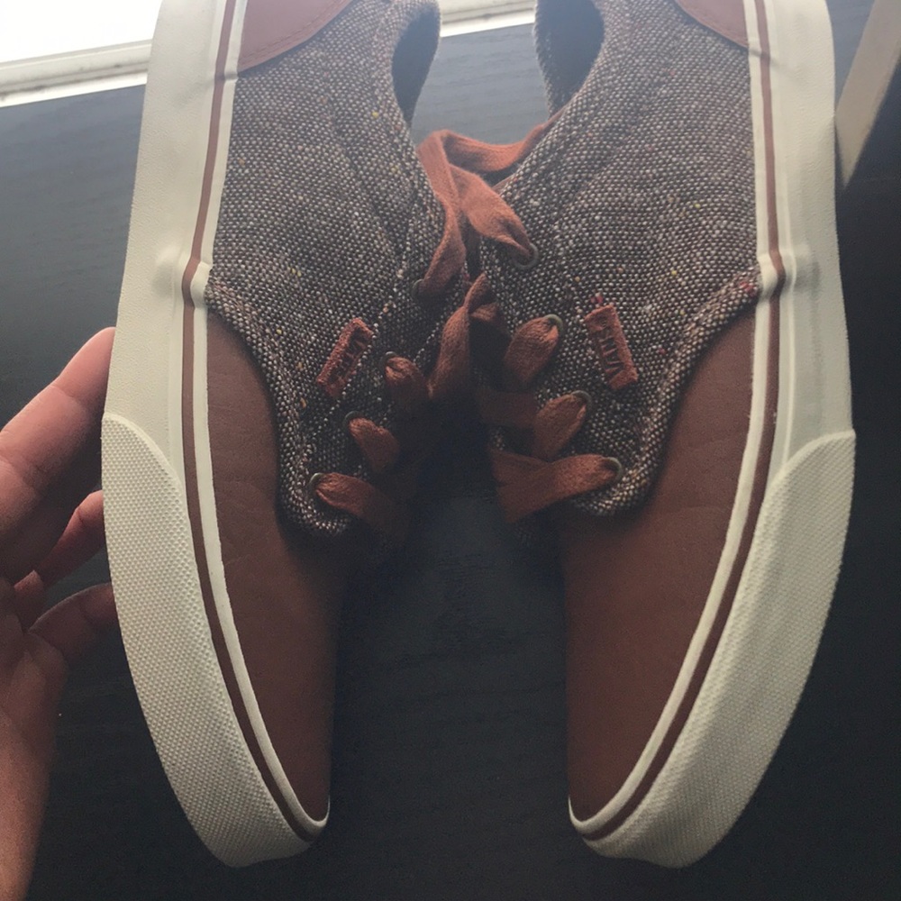 Vans - Picture 3 of 7